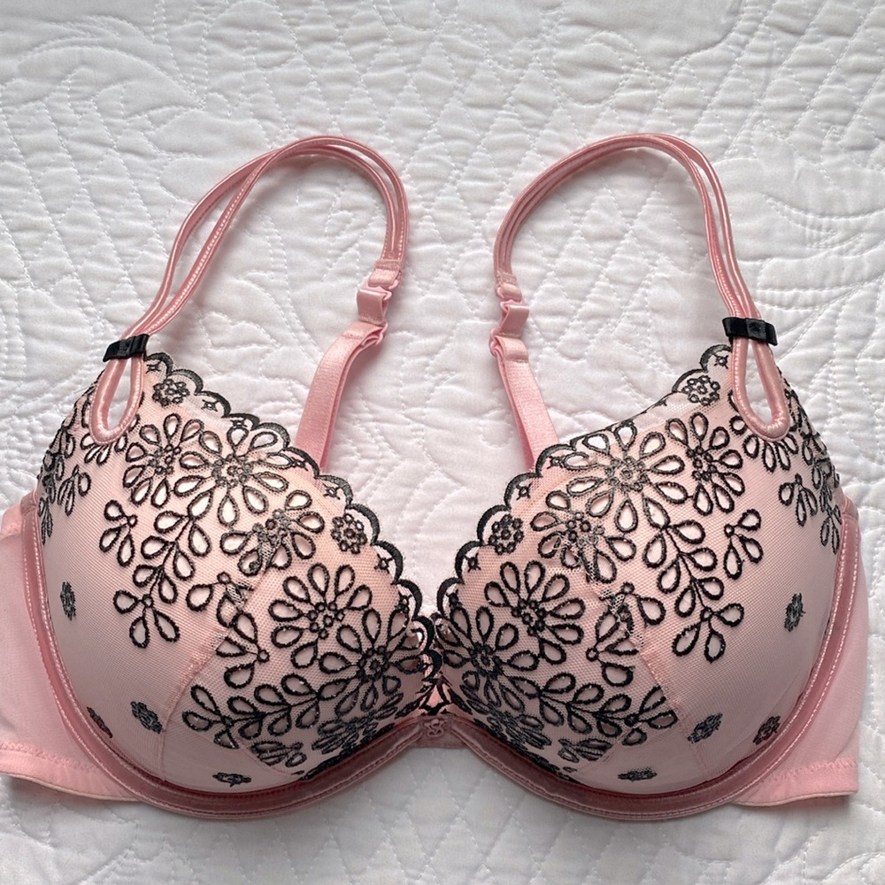 Victoria’s Secret Sexy Bra 34D